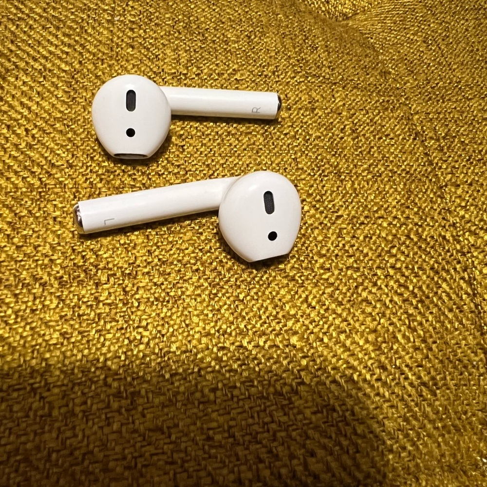 AirPod Generation 1 - Picture 4 of 6